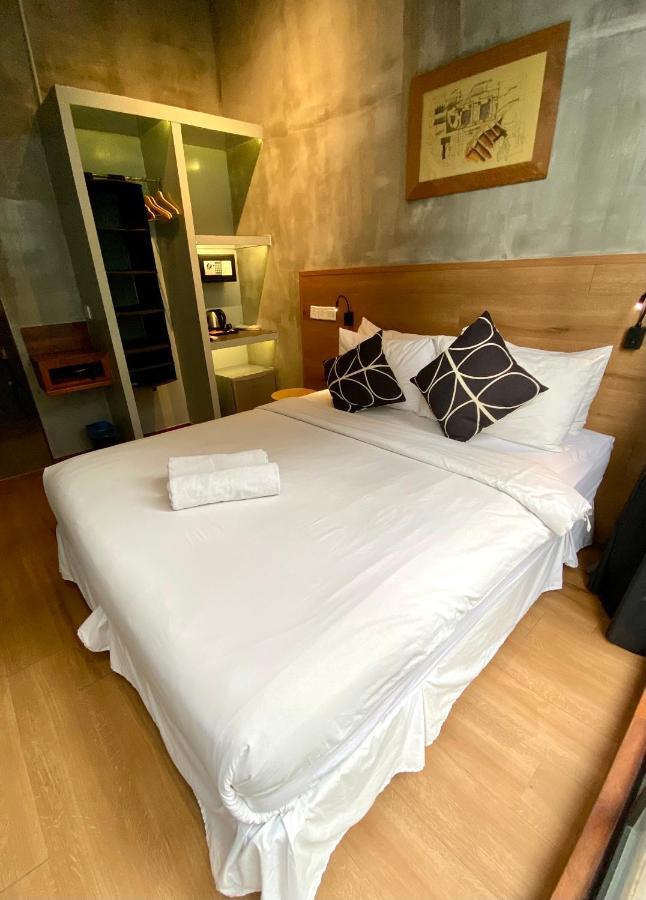 Chaos Boutique Hotel 3*