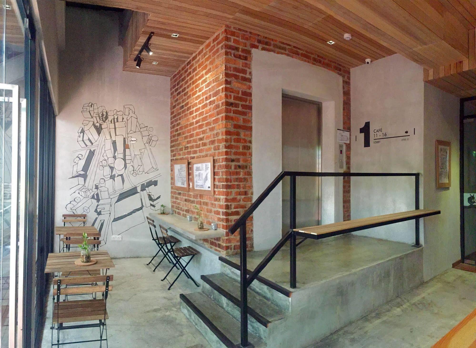 Chaos Boutique Hotel 3*